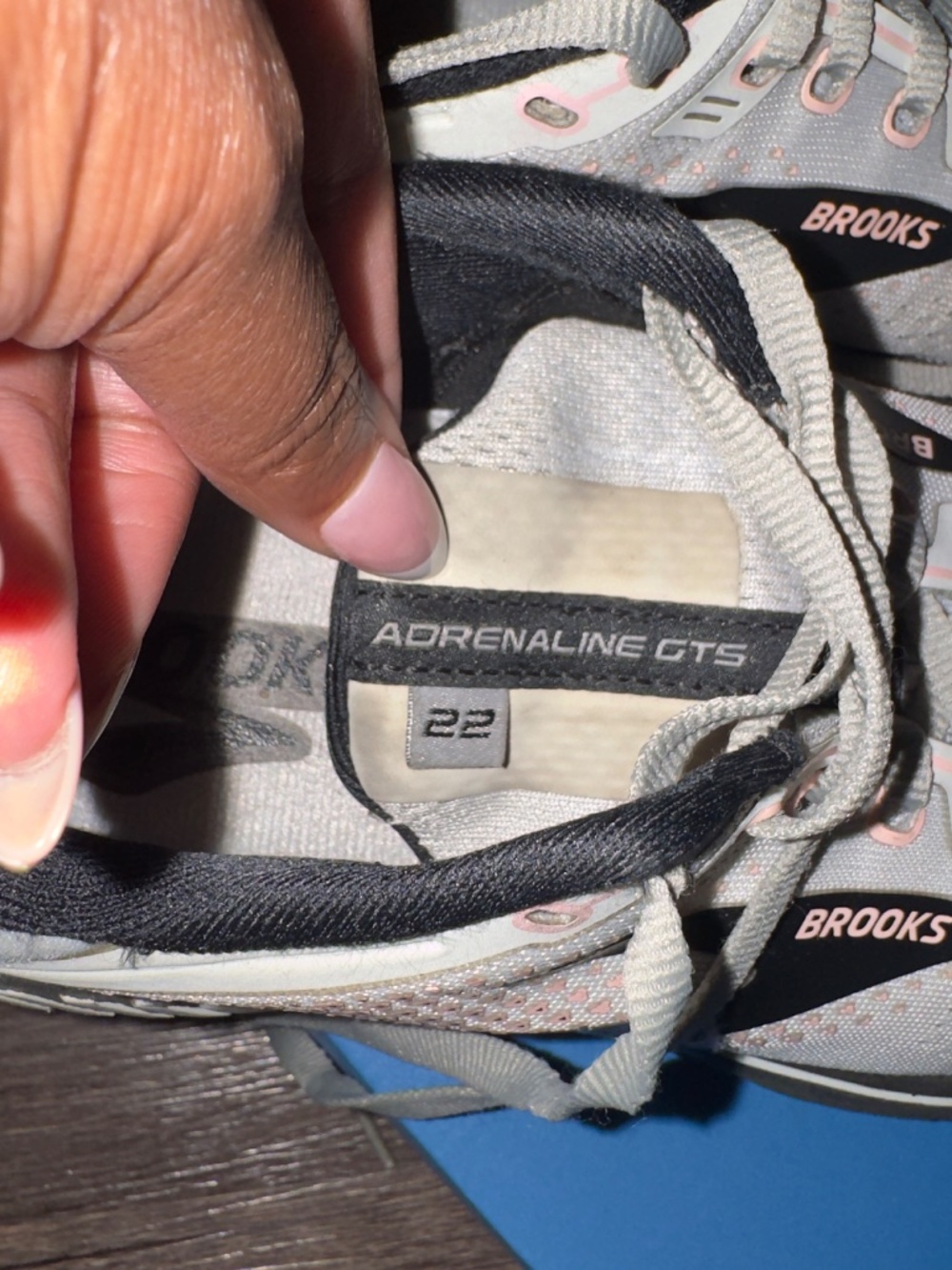 Brooks - Picture 2 of 8